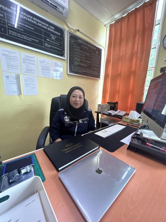 Puan Hazlin Mohamed